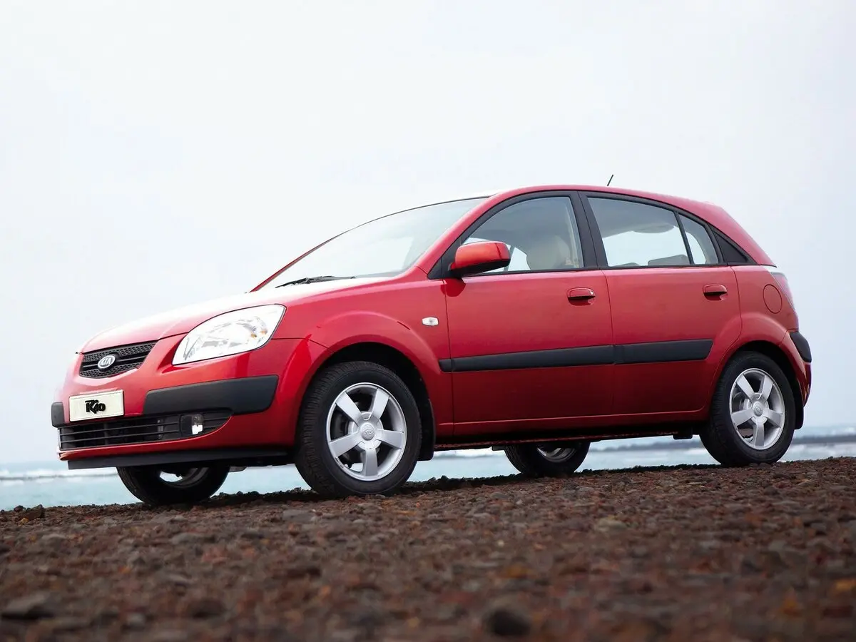Kia Rio II Хэтчбек 5 дв. — фото 2