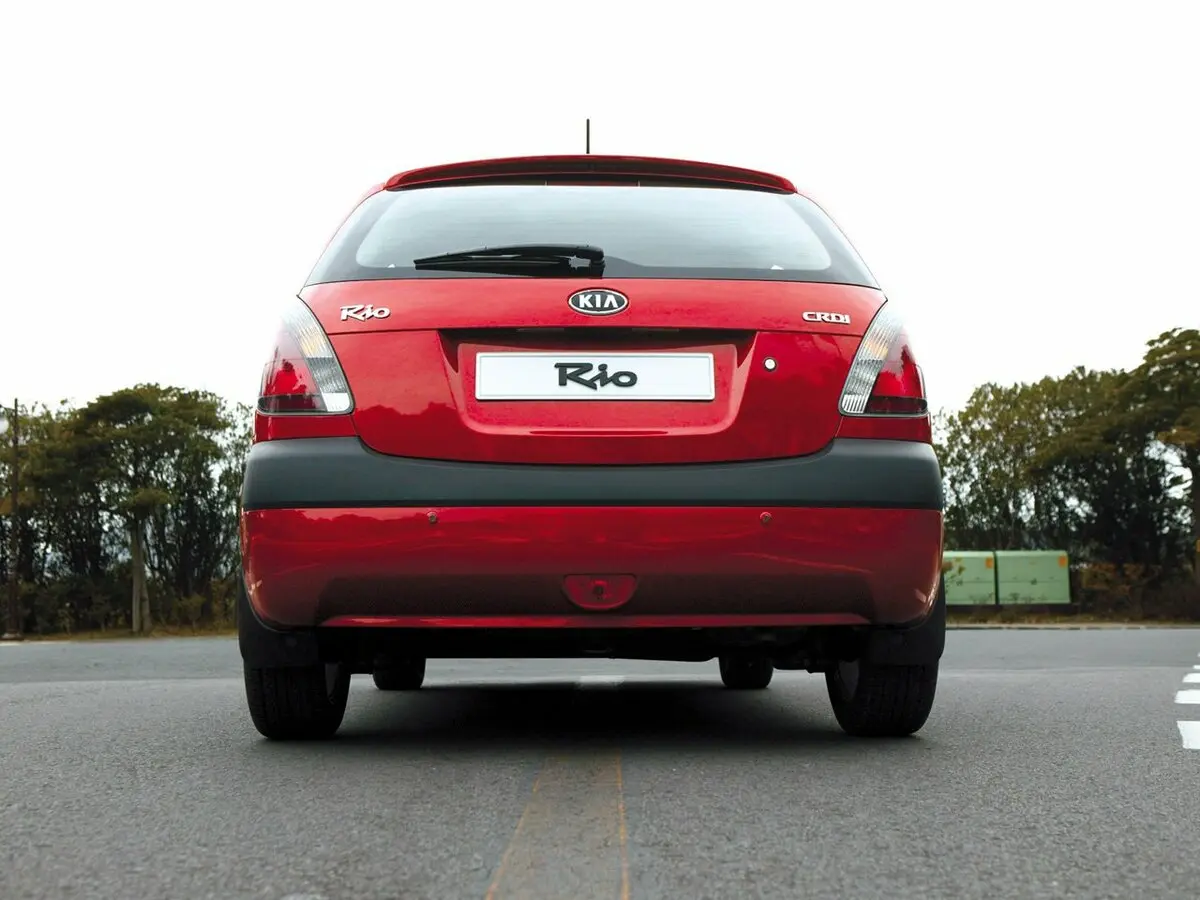 Kia Rio II Хэтчбек 5 дв. — фото 4