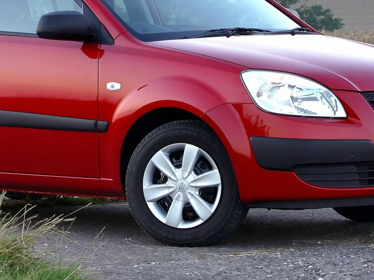 Kia Rio II Хэтчбек 5 дв. — фото 12