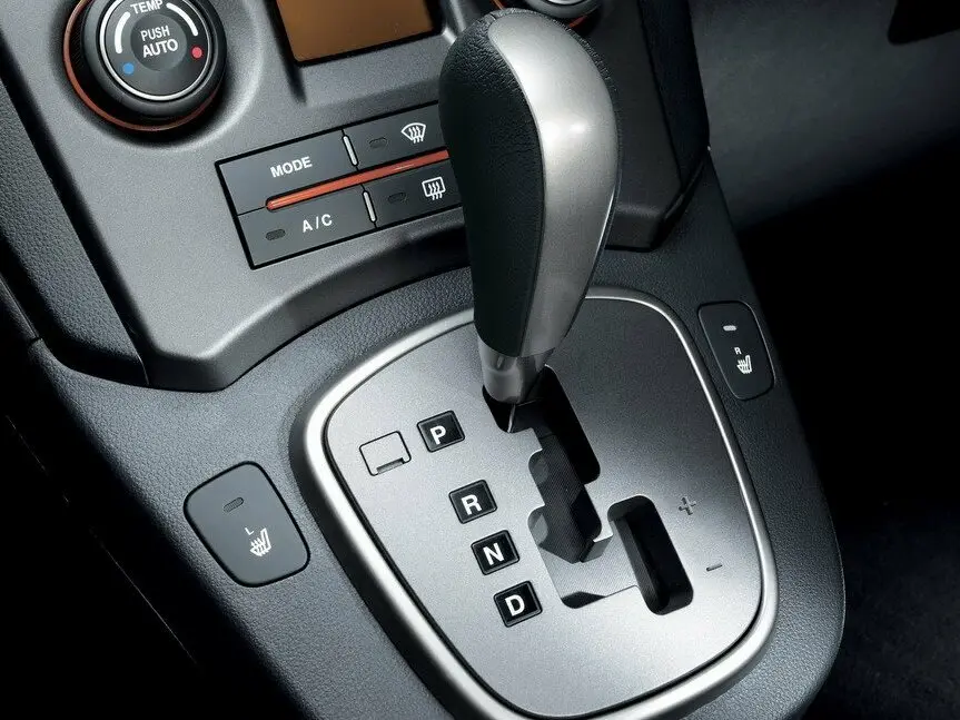 Kia Carens II (UN) Компактвэн — сүрөт 10
