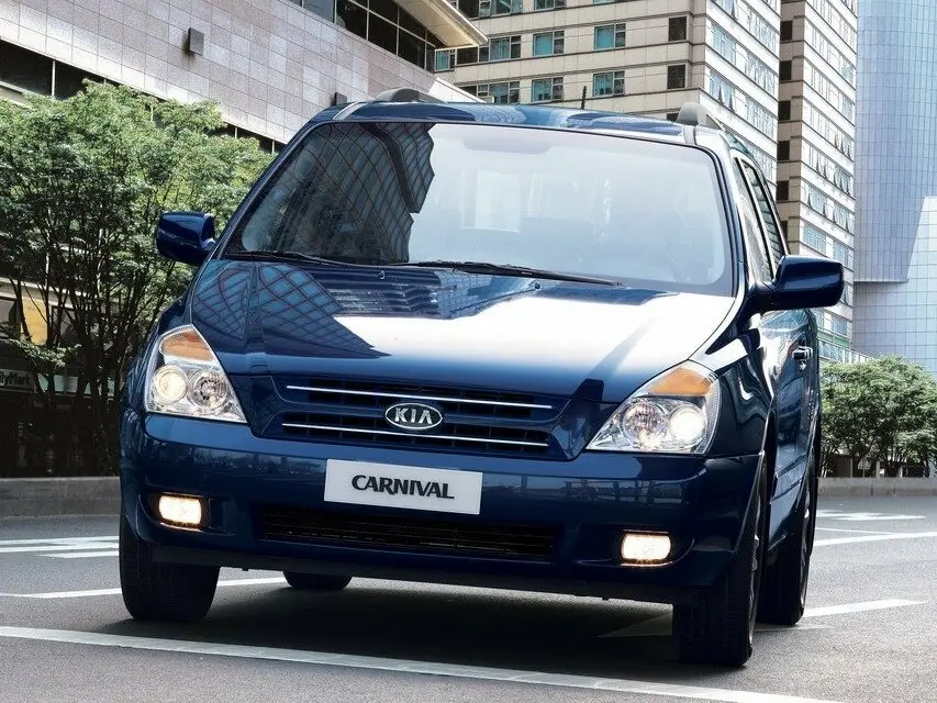Kia Carnival II Минивэн — фото 2