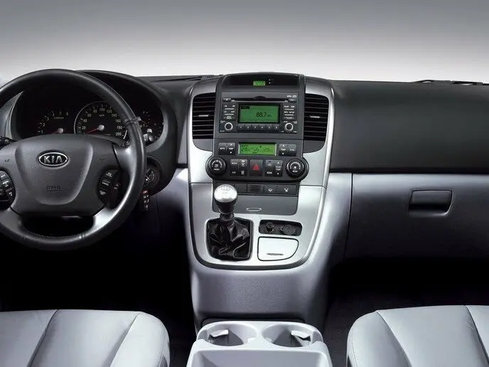 Kia Carnival II Минивэн — фото 4