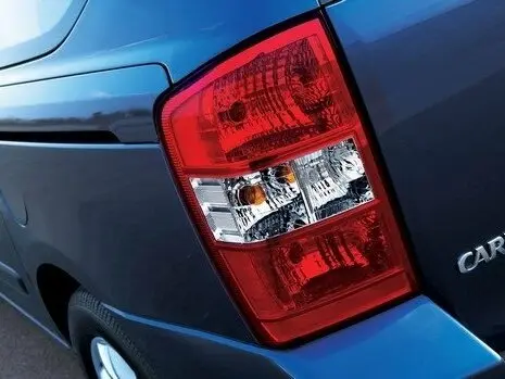 Kia Carnival II Минивэн — фото 9