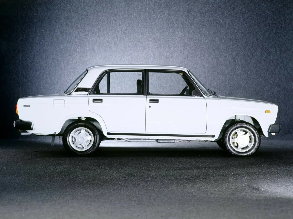 Lada (ВАЗ) 2105 1979 – 2011 Седан — 照片 2
