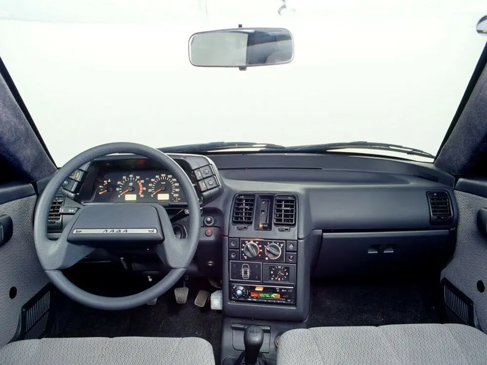 Lada (ВАЗ) 2112 1998 – 2009 Хэтчбек 5 дв. — сүрөт 6