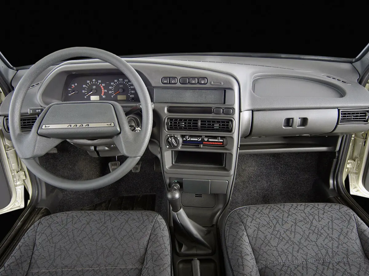 Lada (ВАЗ) 2113 2004 – 2013 Хэтчбек 3 дв. — сүрөт 6