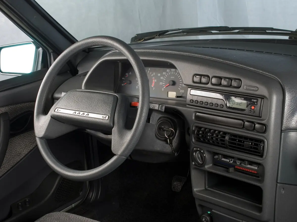 Lada (ВАЗ) 2114 2001 – 2013 Хэтчбек 5 дв. — photo 7