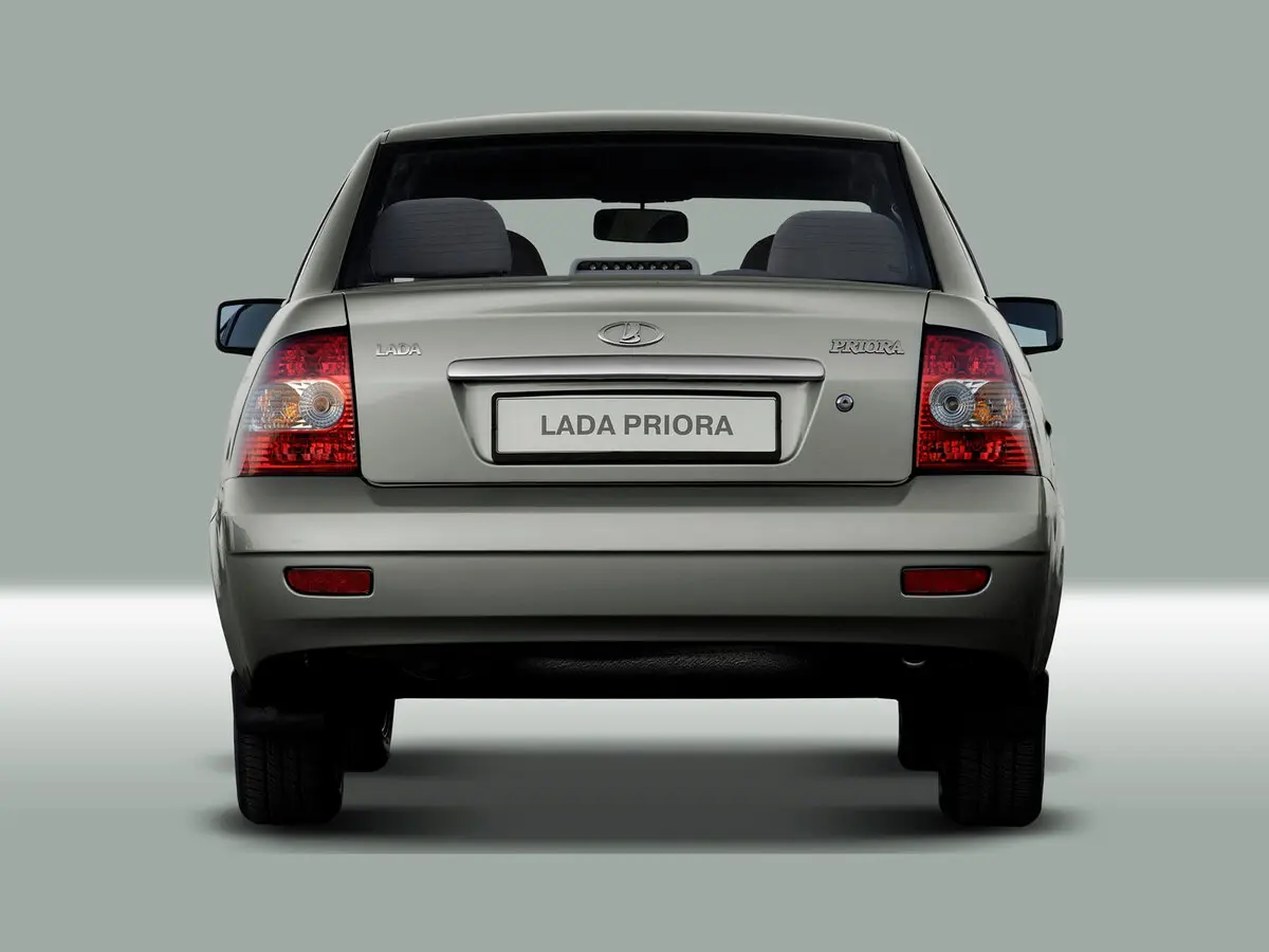 Lada (ВАЗ) Priora I Седан — фото 4