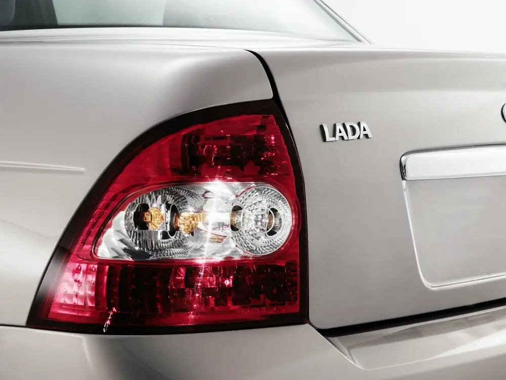 Lada (ВАЗ) Priora I Седан — фото 14