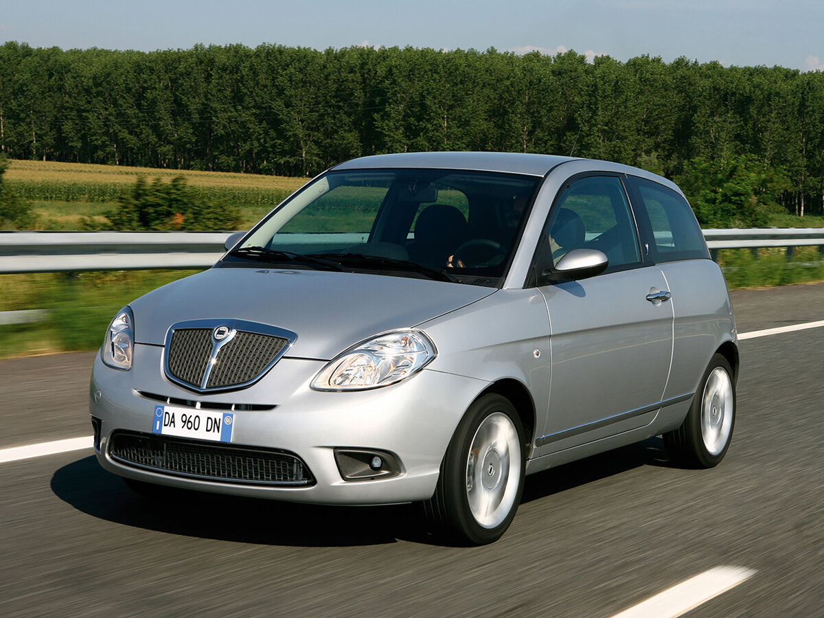 Lancia Ypsilon II (Type 843) Рестайлинг Хэтчбек 3 дв. — фото 2