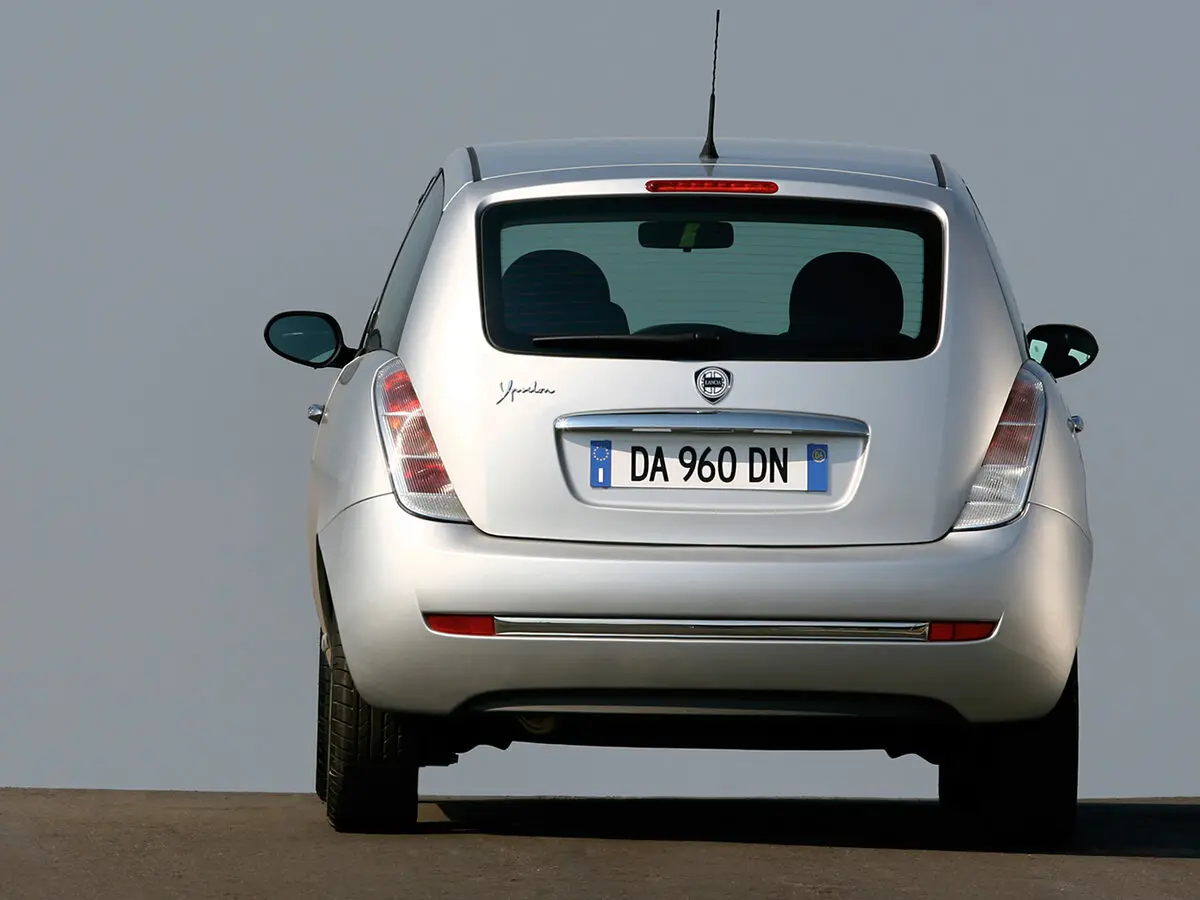 Lancia Ypsilon II (Type 843) Рестайлинг Хэтчбек 3 дв. — photo 4