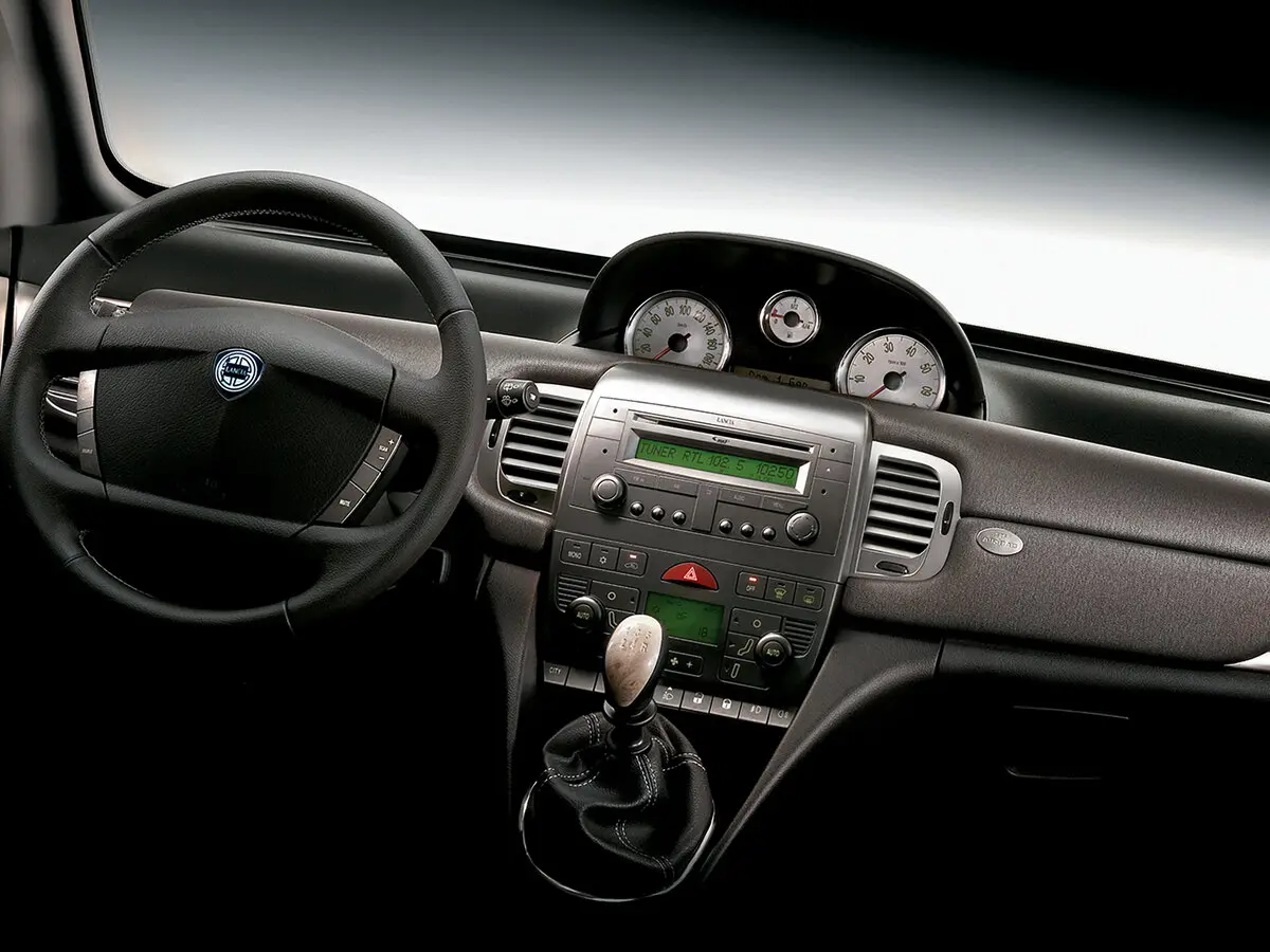 Lancia Ypsilon II (Type 843) Рестайлинг Хэтчбек 3 дв. — photo 6