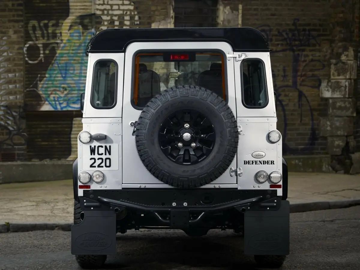 Land Rover Defender I Рестайлинг Внедорожник 3 дв. — сүрөт 4