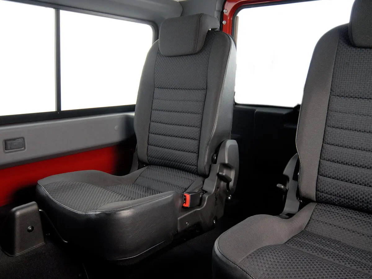 Land Rover Defender I Рестайлинг Внедорожник 3 дв. — сүрөт 8