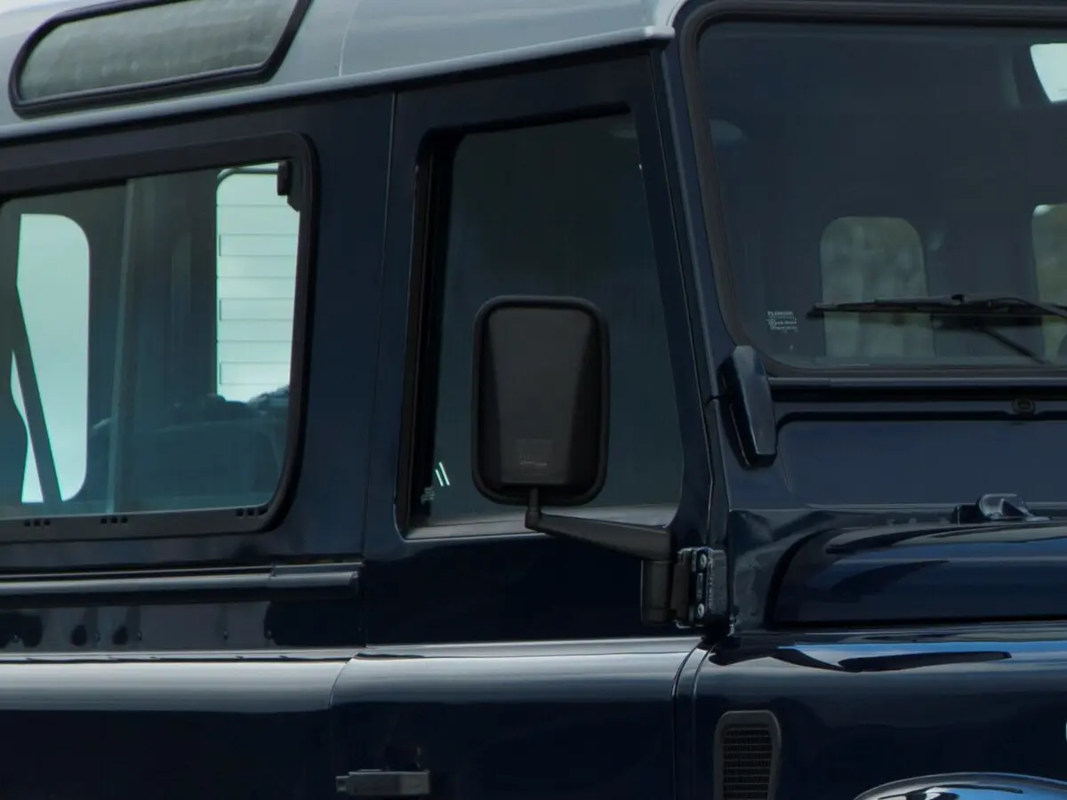 Land Rover Defender I Рестайлинг Внедорожник 3 дв. — сүрөт 9
