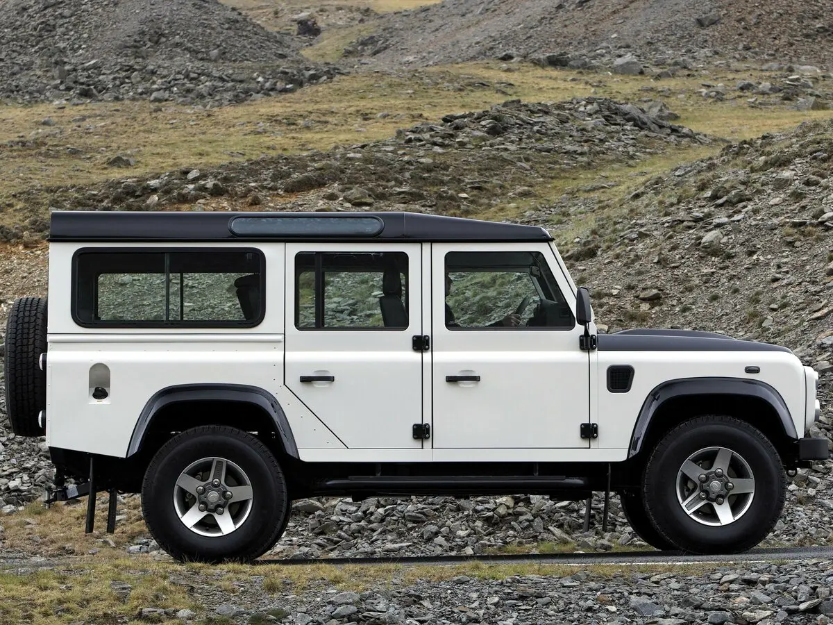 Land Rover Defender I Рестайлинг Внедорожник 5 дв. — photo 2