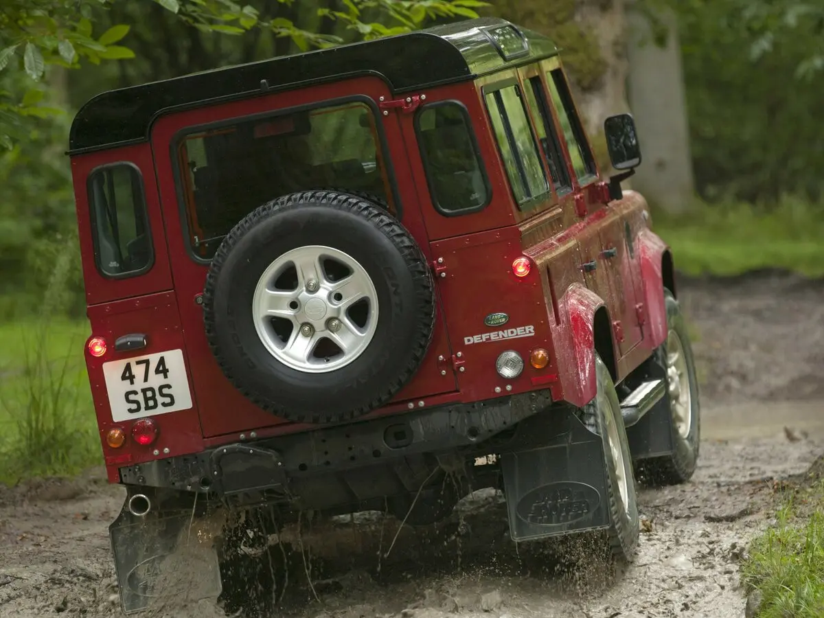 Land Rover Defender I Рестайлинг Внедорожник 5 дв. — photo 4