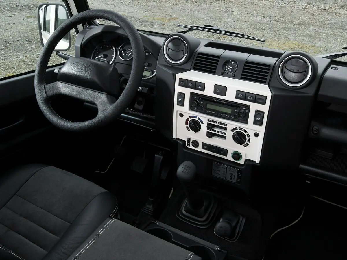 Land Rover Defender I Рестайлинг Внедорожник 5 дв. — photo 7