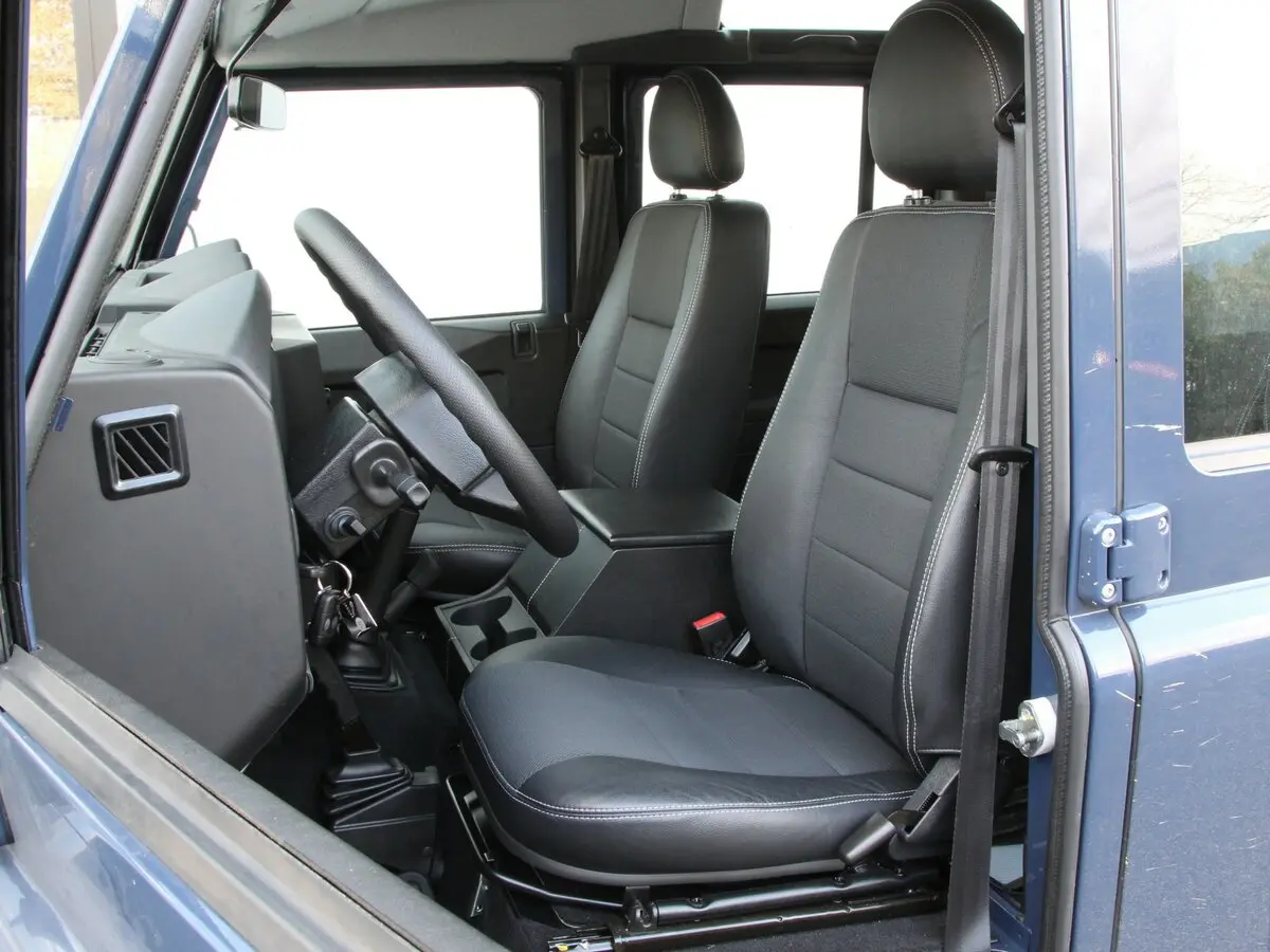 Land Rover Defender I Рестайлинг Внедорожник 5 дв. — photo 8