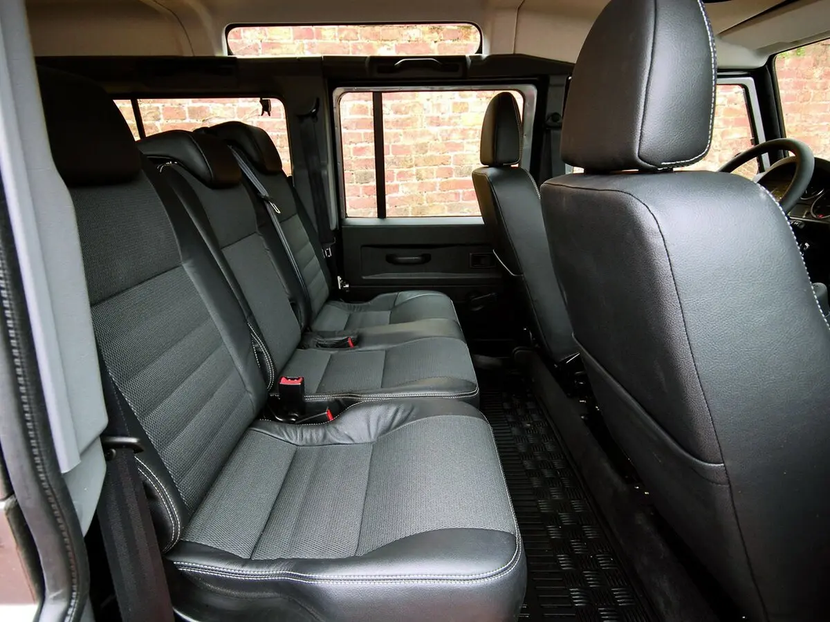 Land Rover Defender I Рестайлинг Внедорожник 5 дв. — photo 10