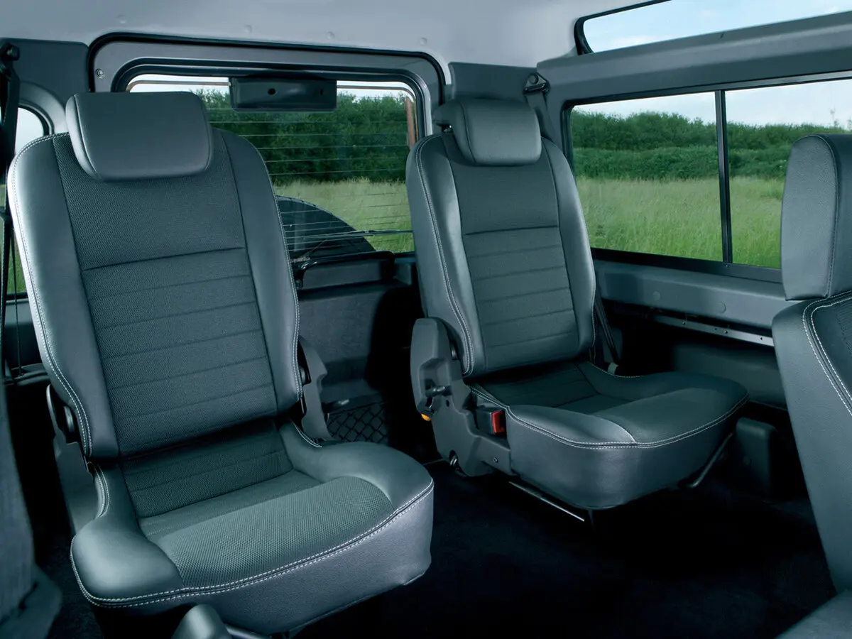 Land Rover Defender I Рестайлинг Внедорожник 5 дв. — photo 11