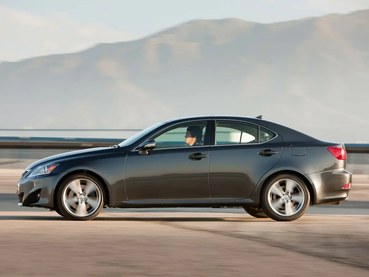 Lexus IS II Рестайлинг 2 Седан — фото 2