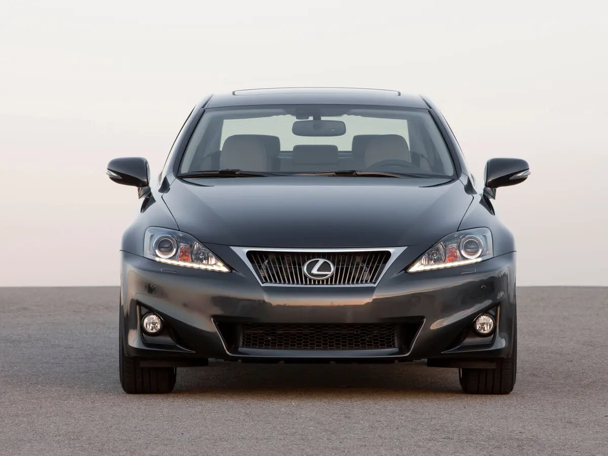 Lexus IS II Рестайлинг 2 Седан — фото 3