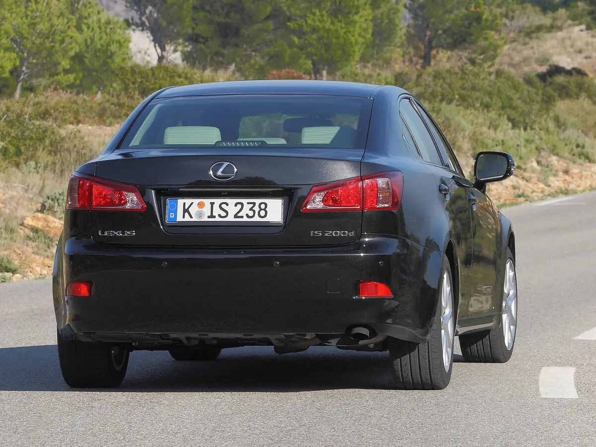 Lexus IS II Рестайлинг 2 Седан — фото 4