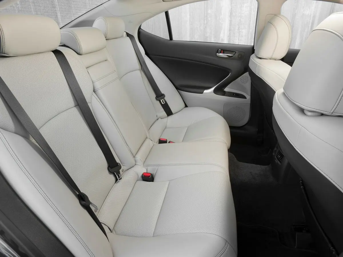 Lexus IS II Рестайлинг 2 Седан — фото 10