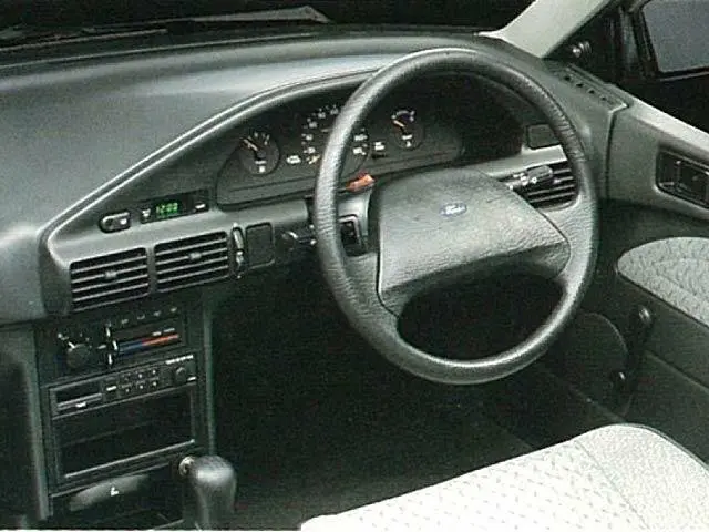 Ford Laser III Седан — сүрөт 4
