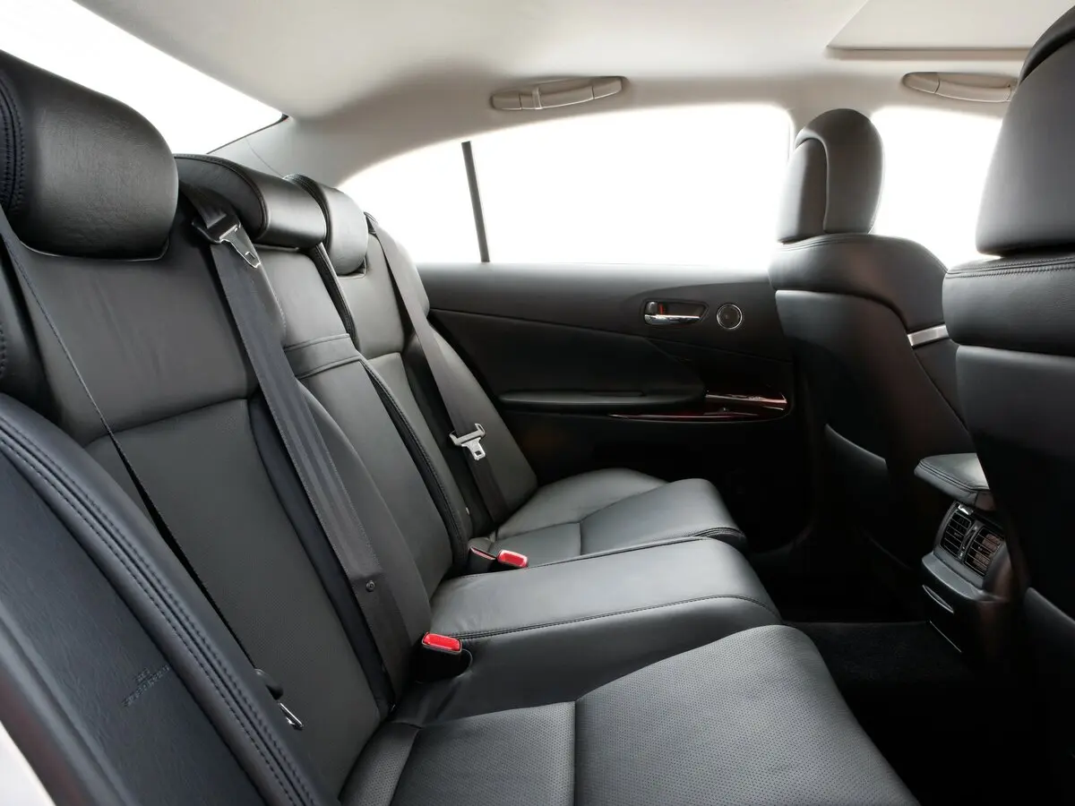 Lexus GS III Рестайлинг Седан — фото 11