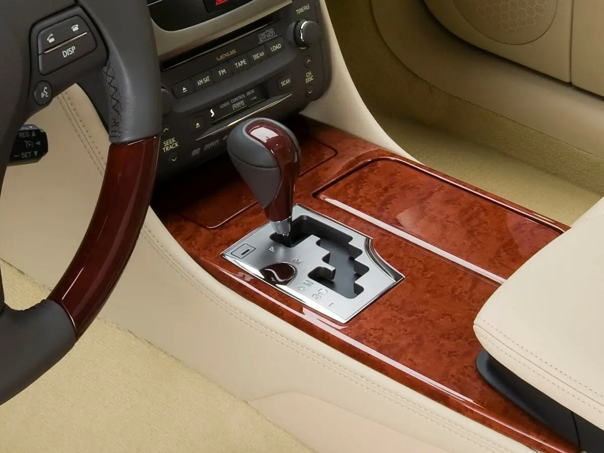 Lexus GS III Рестайлинг Седан — фото 12