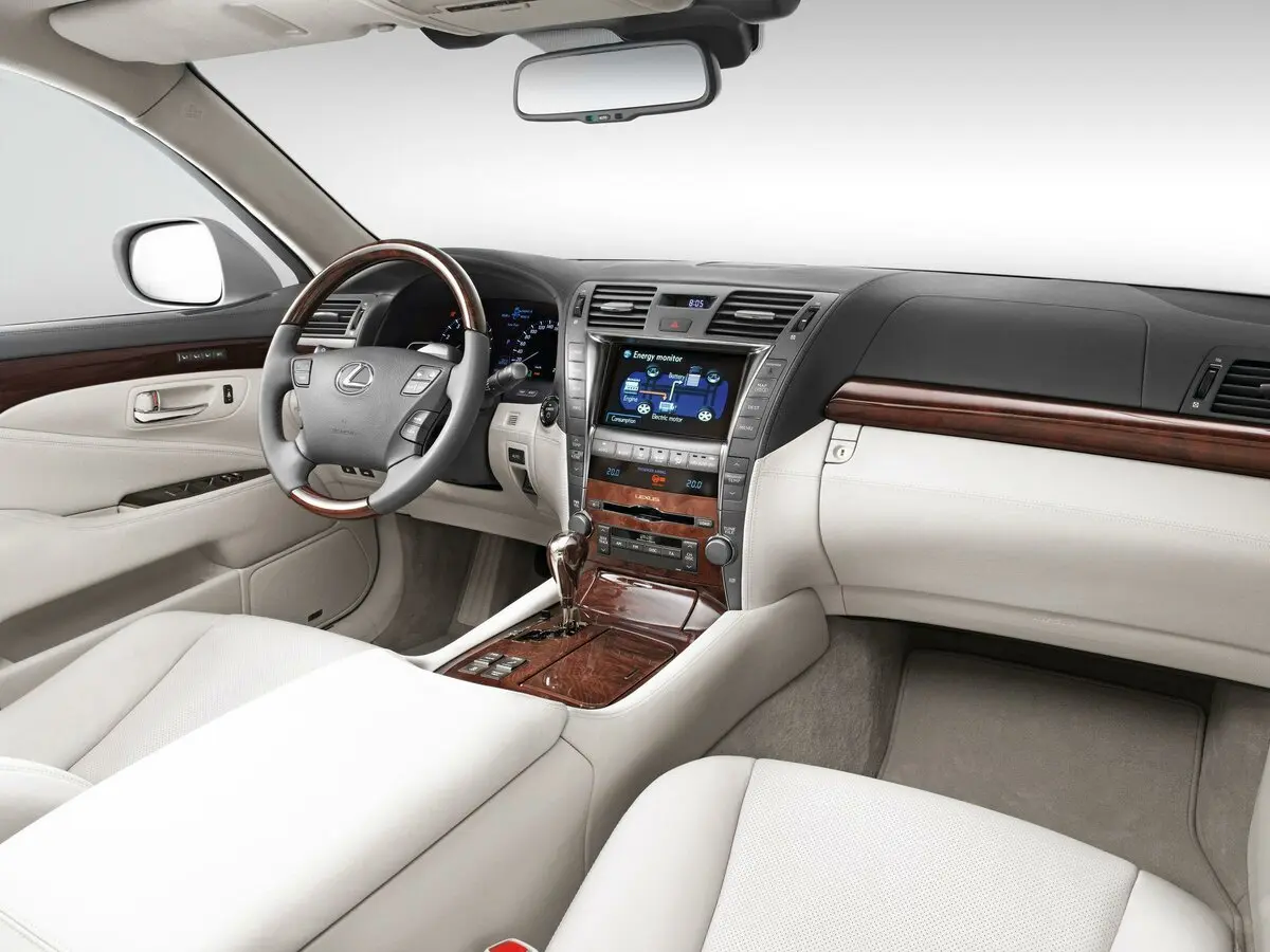 Lexus LS IV Рестайлинг Седан — фото 7