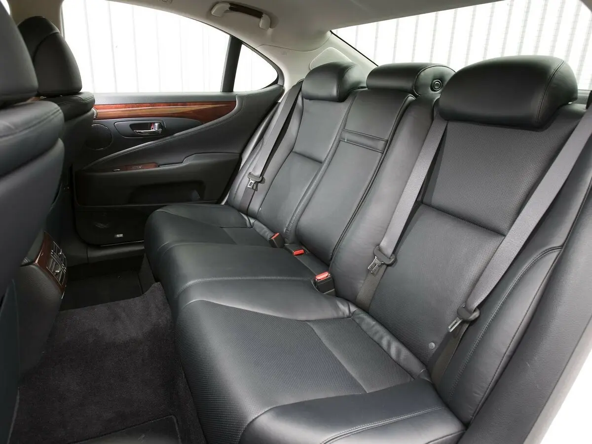 Lexus LS IV Рестайлинг Седан — фото 10