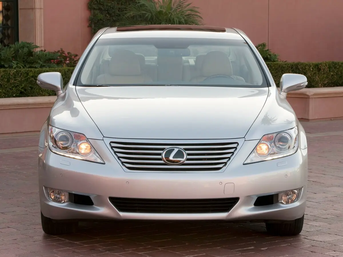 Lexus LS IV Рестайлинг Седан Long — фото 3