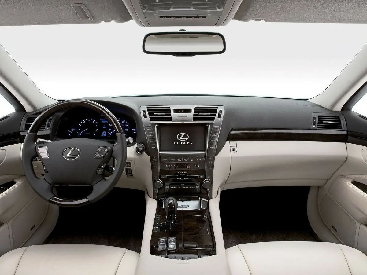 Lexus LS IV Рестайлинг Седан Long — фото 6