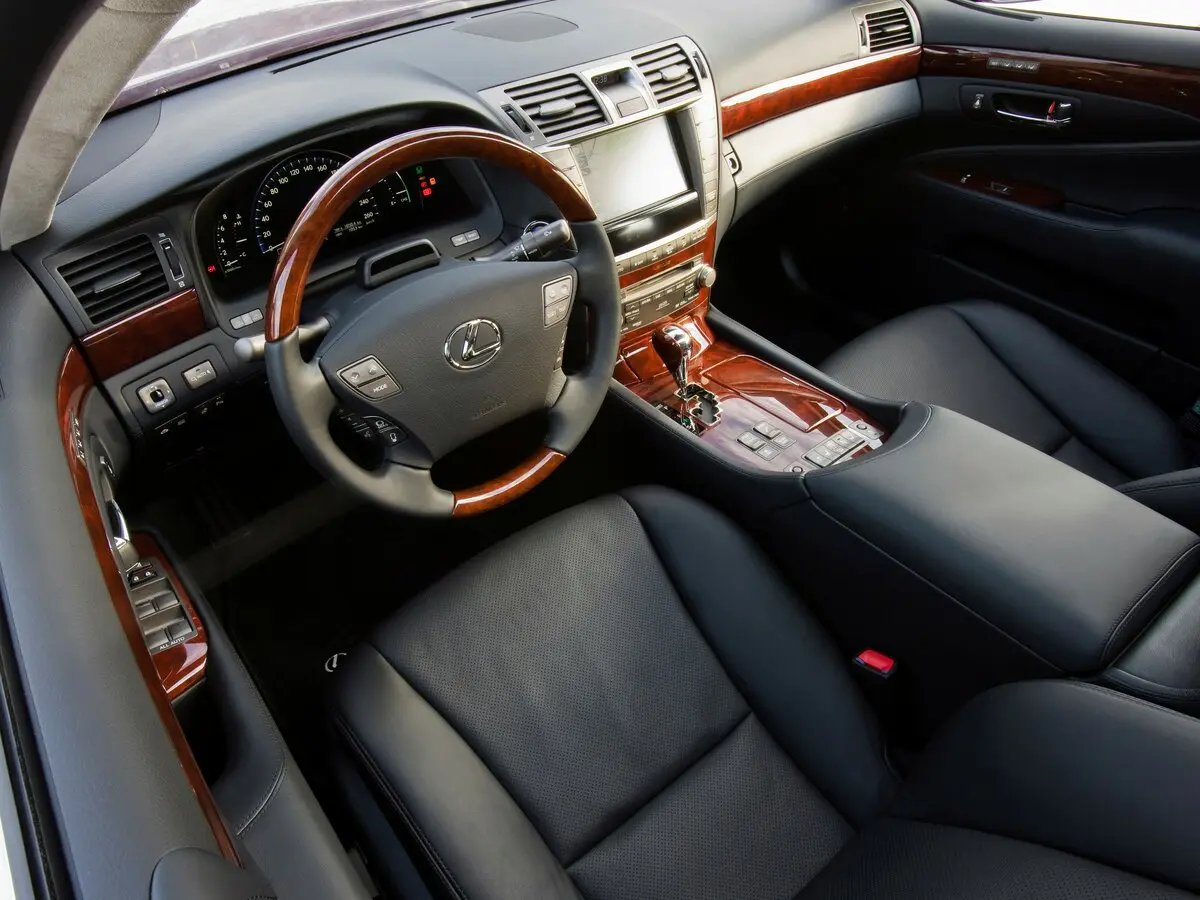 Lexus LS IV Рестайлинг Седан Long — фото 8