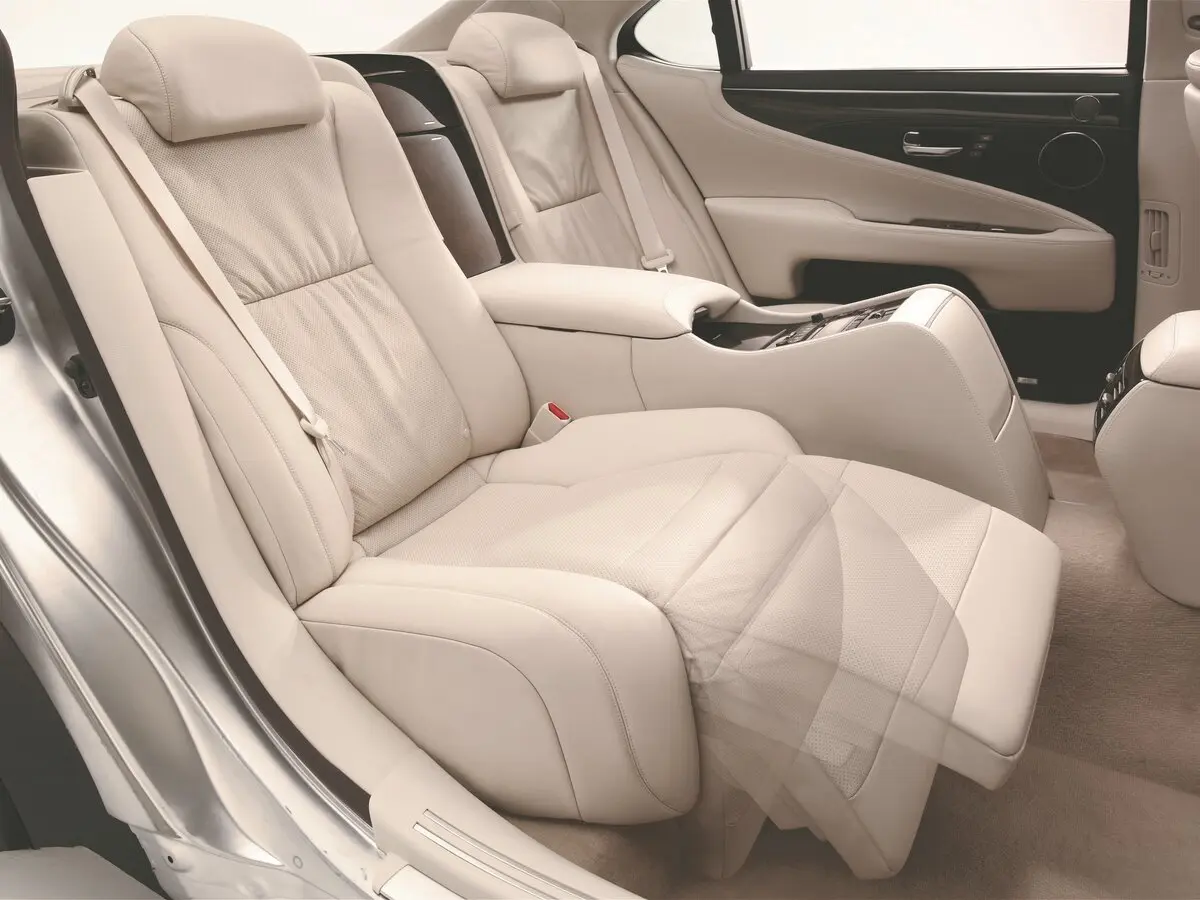 Lexus LS IV Рестайлинг Седан Long — фото 11