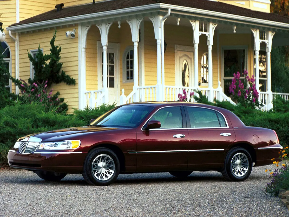 Lincoln Town Car III Седан — сүрөт 2