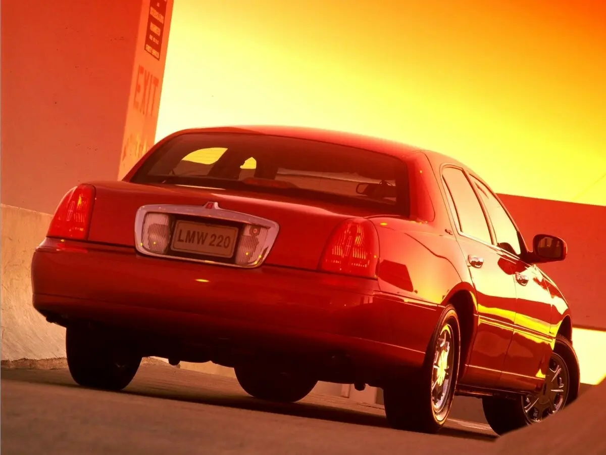 Lincoln Town Car III Седан — сүрөт 4