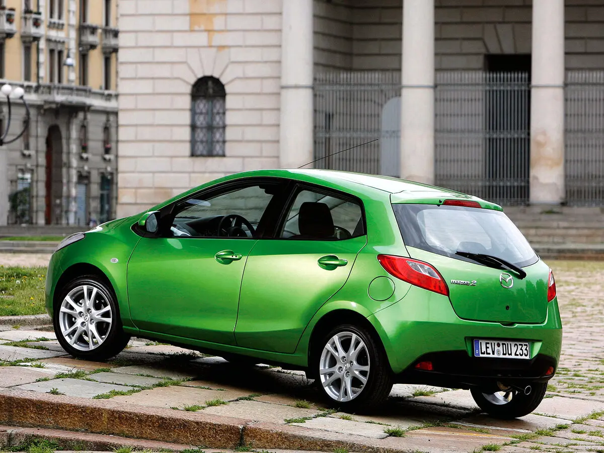 Mazda 2 II (DE) Хэтчбек 5 дв. — photo 5