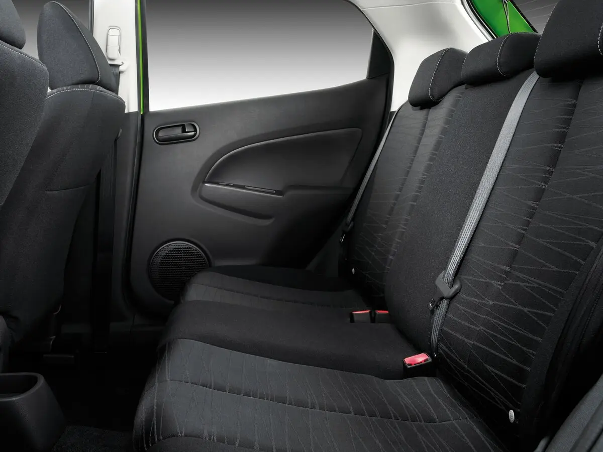 Mazda 2 II (DE) Хэтчбек 5 дв. — photo 11