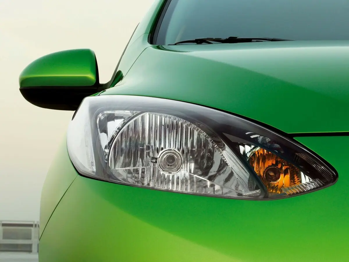 Mazda 2 II (DE) Хэтчбек 5 дв. — photo 16