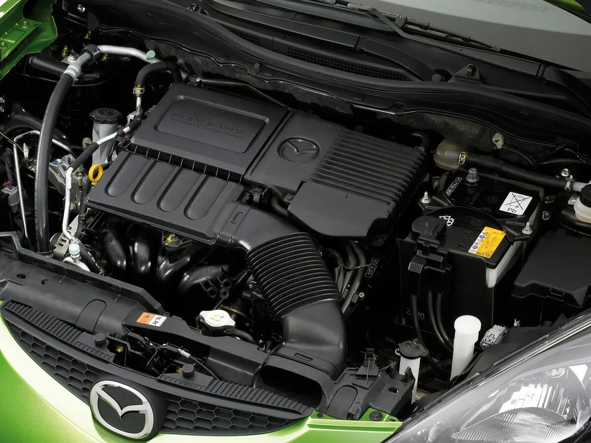 Mazda 2 II (DE) Хэтчбек 5 дв. — photo 17