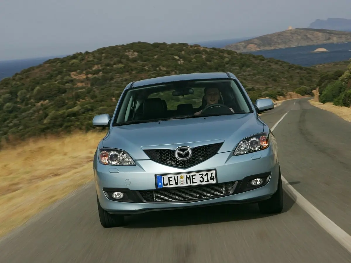Mazda 3 I (BK) Рестайлинг Хэтчбек 5 дв. — фото 3