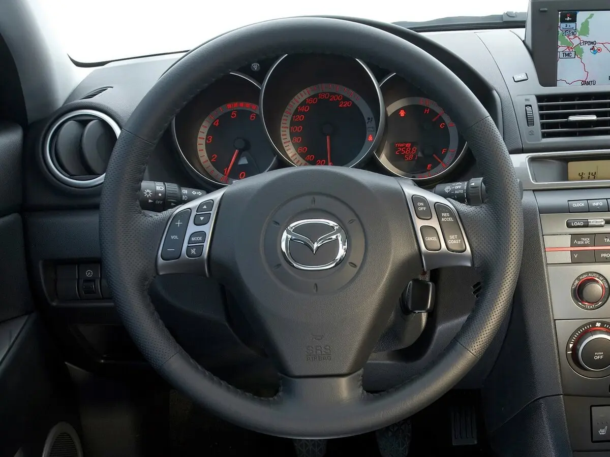Mazda 3 I (BK) Рестайлинг Хэтчбек 5 дв. — фото 9