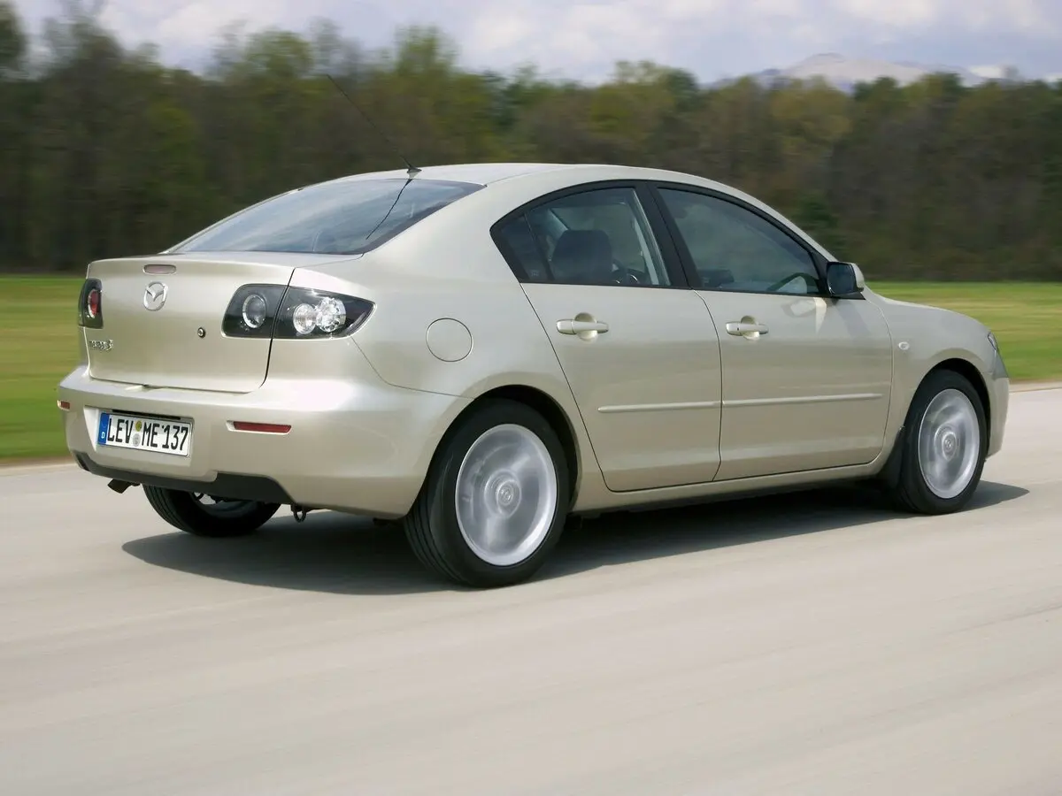 Mazda 3 I (BK) Рестайлинг Седан — фото 5
