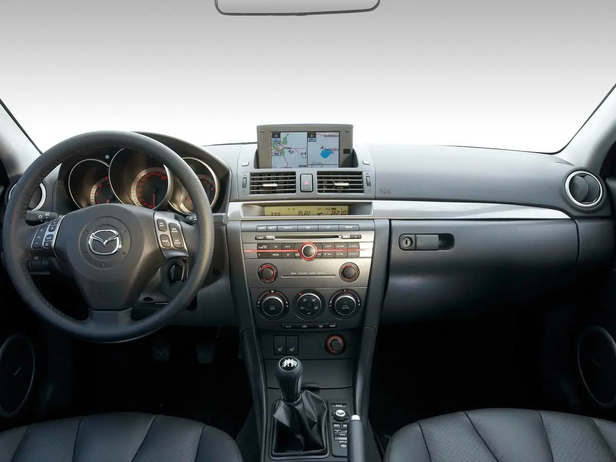 Mazda 3 I (BK) Рестайлинг Седан — фото 6