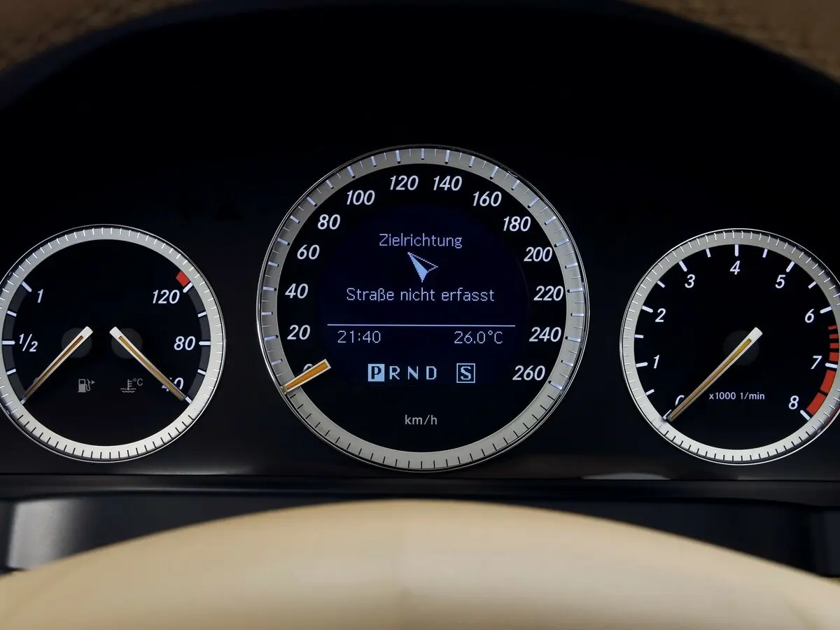 Mercedes-Benz C-Класс III (W204) Седан — сүрөт 9