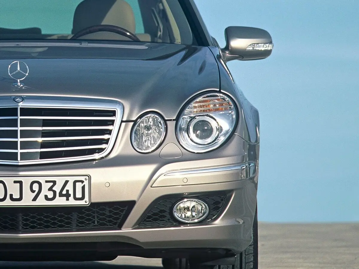 Mercedes-Benz E-Класс III (W211, S211) Рестайлинг Седан — фото 10